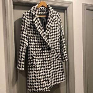 Hounds tooth jacket.